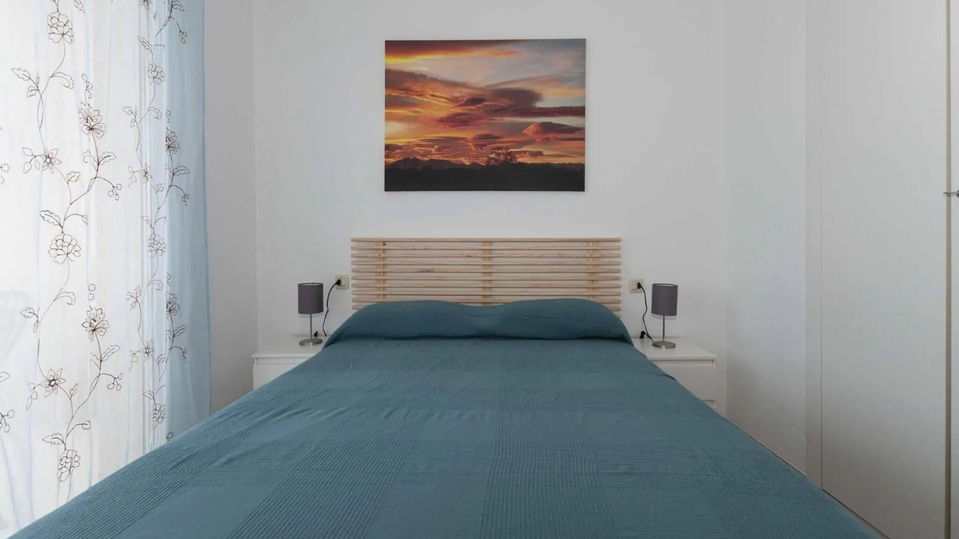 Apartment In Empuriabrava With Canal View